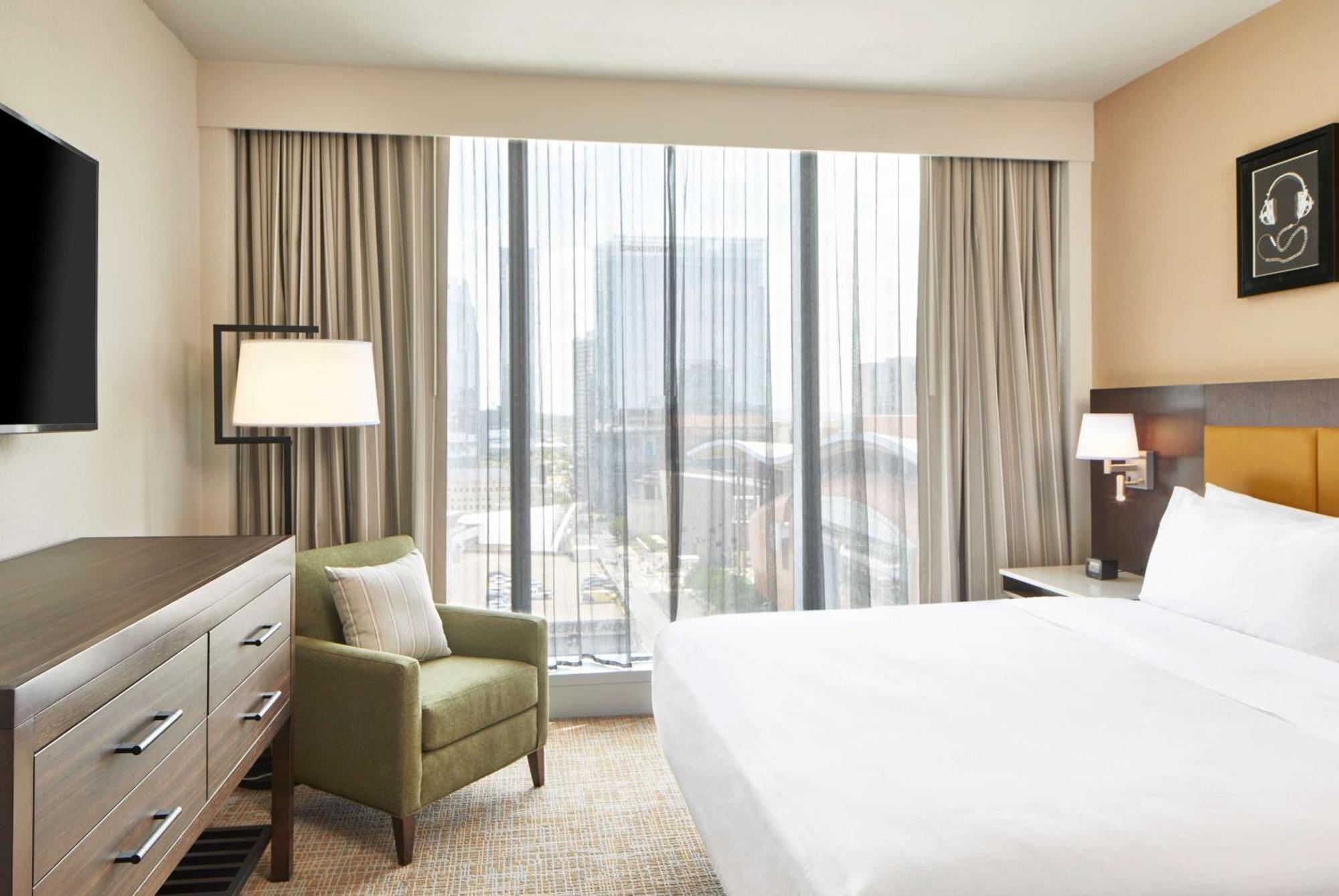 Embassy Suites By Hilton Nashville Downtown Exterior foto